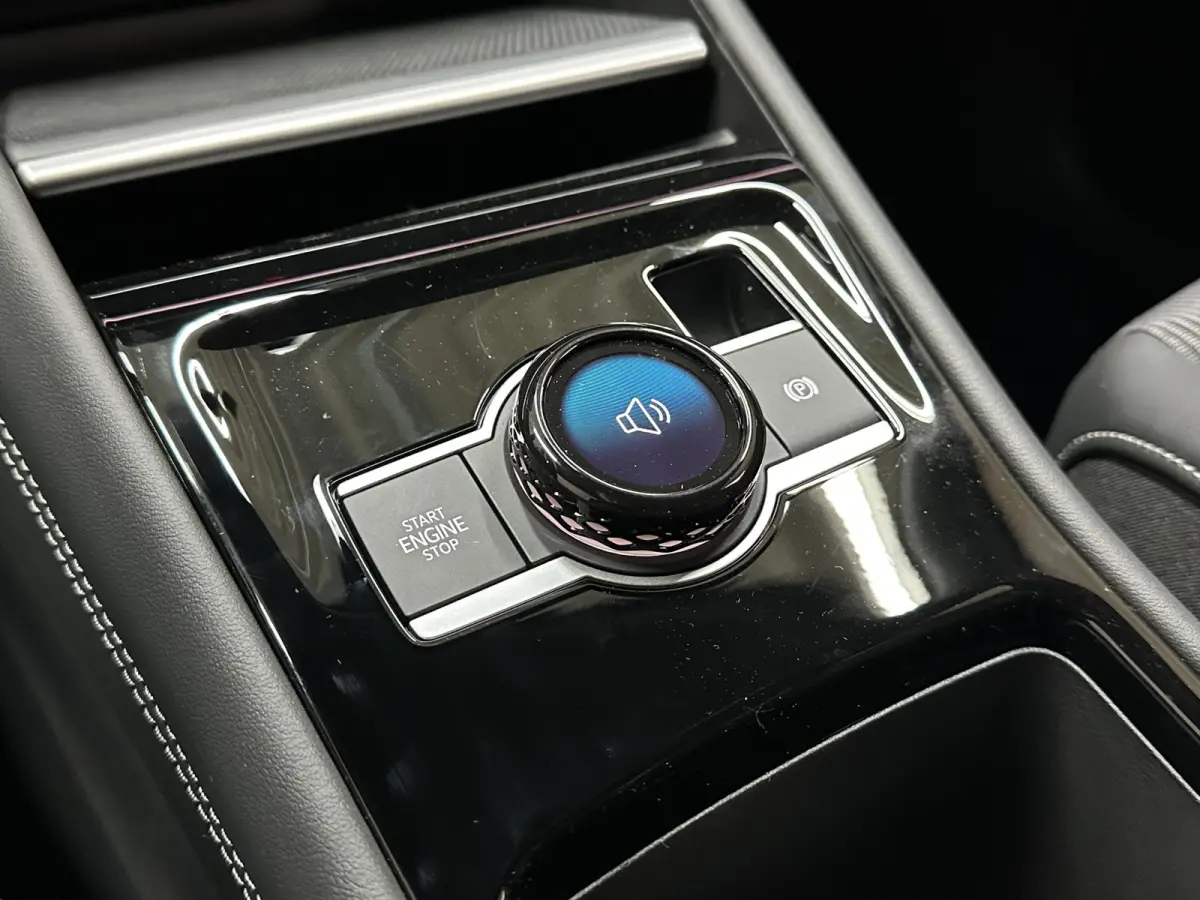 1.5 eHybrid R-Line | Trekhaak-pakket | Navigatie-pakket | Stoel- & stuurverwarming