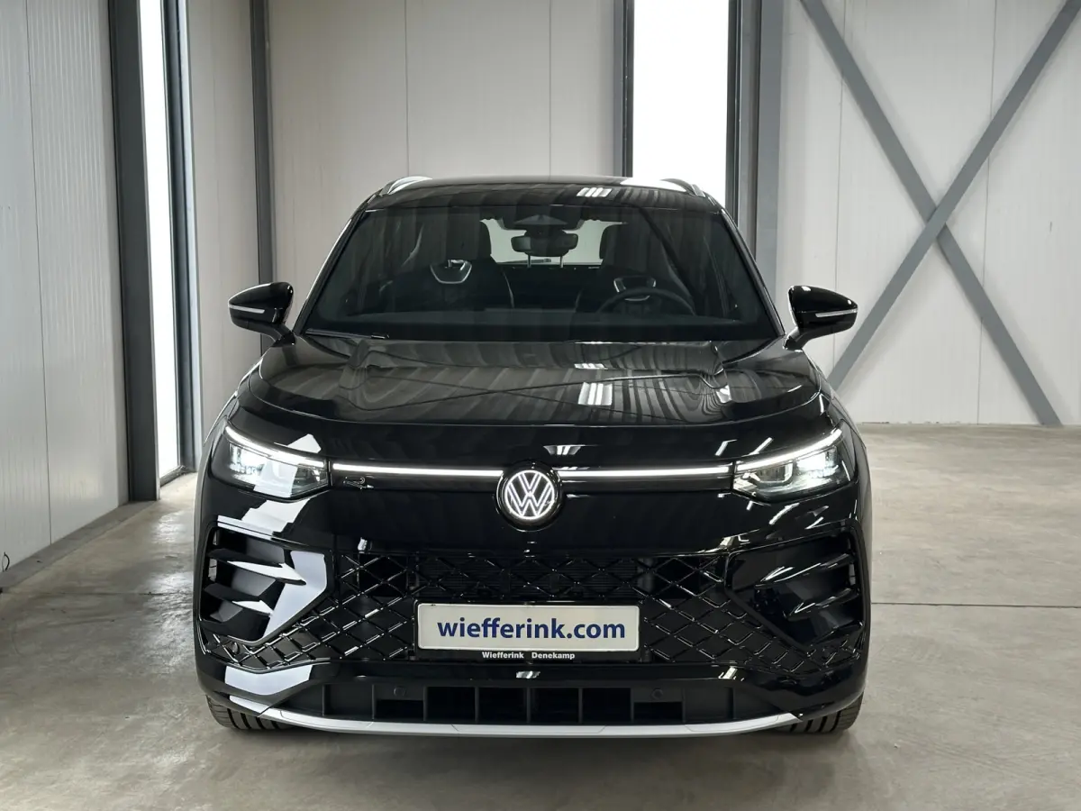 1.5 eHybrid R-Line | Trekhaak-pakket | Navigatie-pakket | Stoel- & stuurverwarming