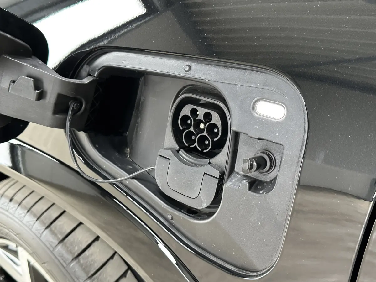 1.5 eHybrid R-Line | Trekhaak-pakket | Navigatie-pakket | Stoel- & stuurverwarming