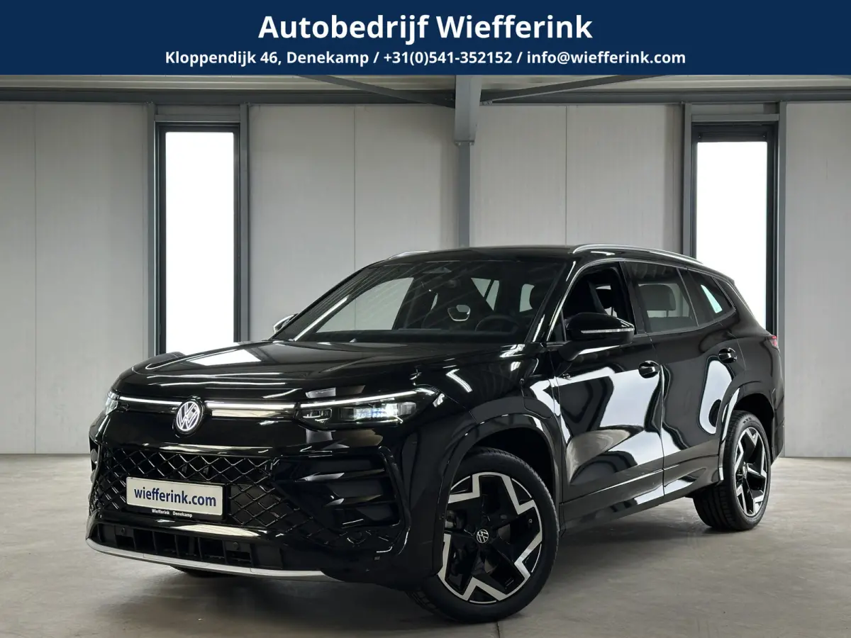 1.5 eHybrid R-Line | Trekhaak-pakket | Navigatie-pakket | Stoel- & stuurverwarming