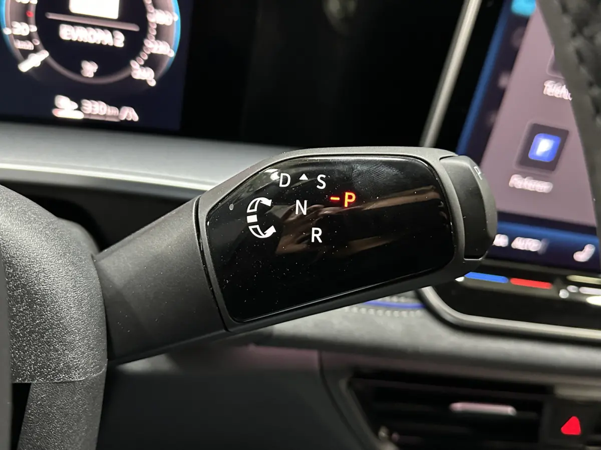 1.5 eHybrid R-Line | Trekhaak-pakket | Navigatie-pakket | Stoel- & stuurverwarming
