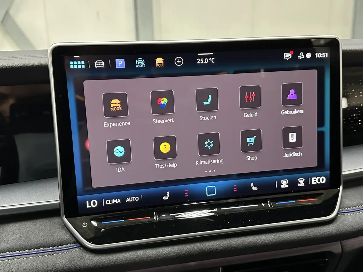 1.5 eHybrid R-Line | Trekhaak-pakket | Navigatie-pakket | Stoel- & stuurverwarming