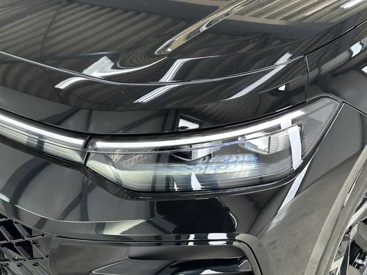 1.5 eHybrid R-Line | Trekhaak-pakket | Navigatie-pakket | Stoel- & stuurverwarming