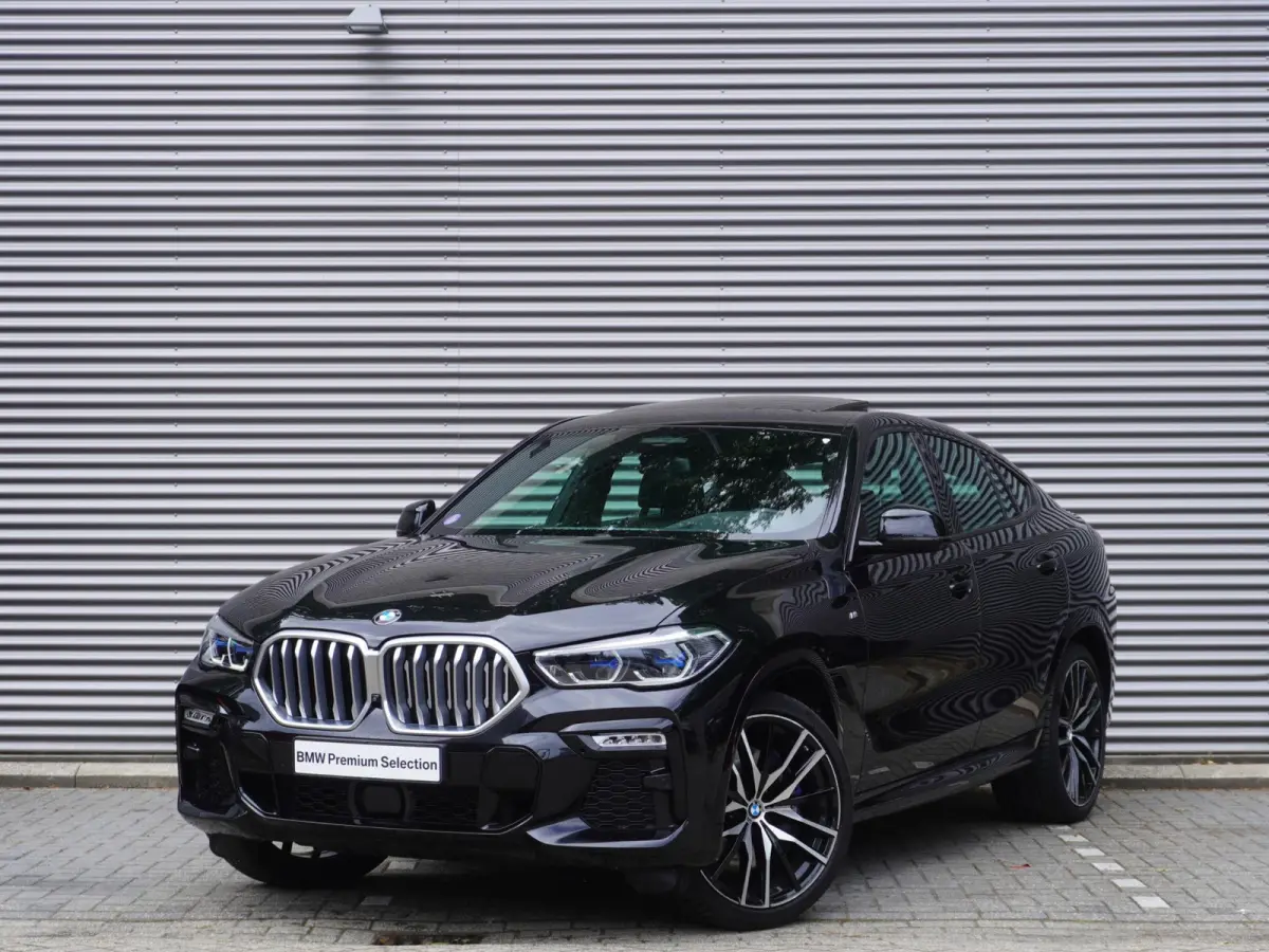 xDrive40i | High Executive | M Sportpakket | Trekhaak met elektrisch wegklapbare kogel | Bowers & Wilkins Diamond Surround Sound Systeem | Panorama-Glasdak Sky Lounge | Soft Close Automatic 