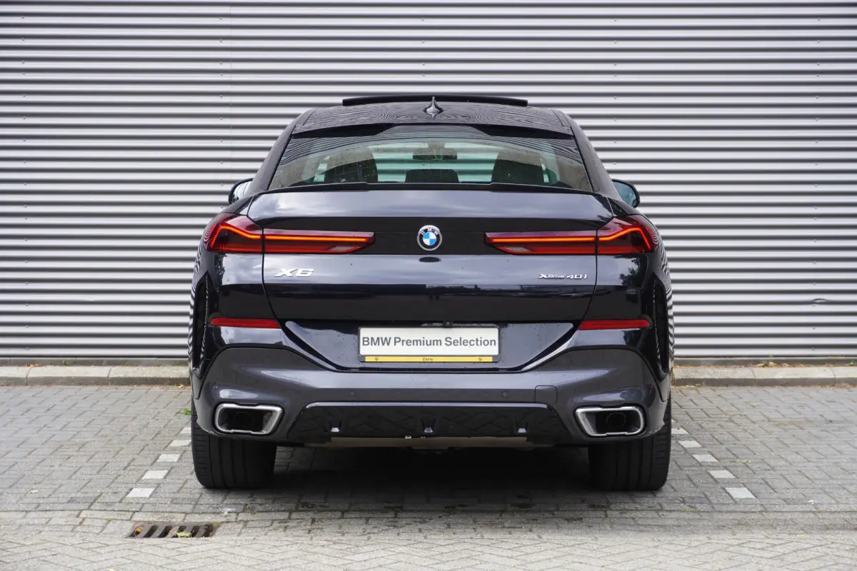xDrive40i | High Executive | M Sportpakket | Trekhaak met elektrisch wegklapbare kogel | Bowers & Wilkins Diamond Surround Sound Systeem | Panorama-Glasdak Sky Lounge | Soft Close Automatic 