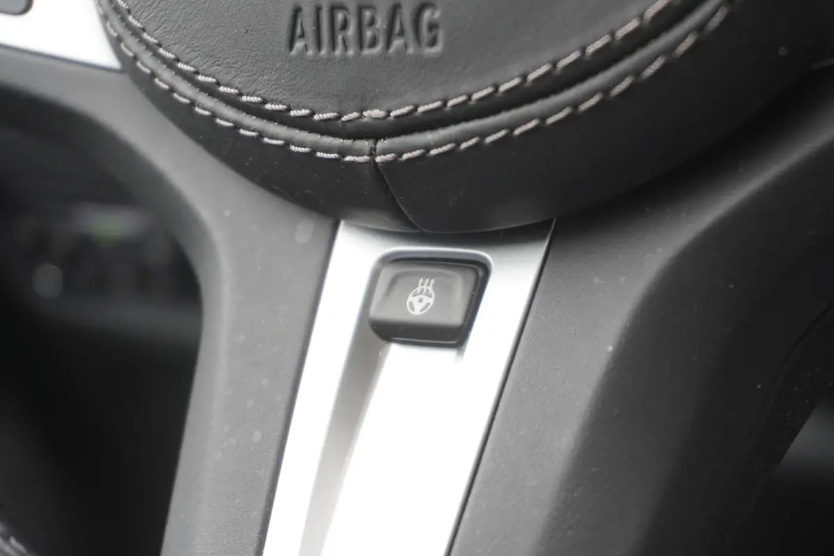 xDrive40i | High Executive | M Sportpakket | Trekhaak met elektrisch wegklapbare kogel | Bowers & Wilkins Diamond Surround Sound Systeem | Panorama-Glasdak Sky Lounge | Soft Close Automatic 