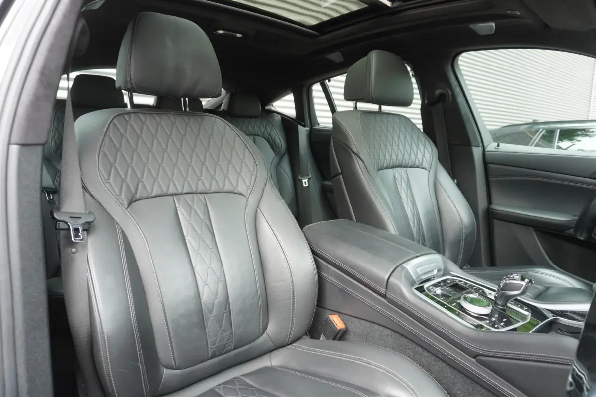 xDrive40i | High Executive | M Sportpakket | Trekhaak met elektrisch wegklapbare kogel | Bowers & Wilkins Diamond Surround Sound Systeem | Panorama-Glasdak Sky Lounge | Soft Close Automatic 