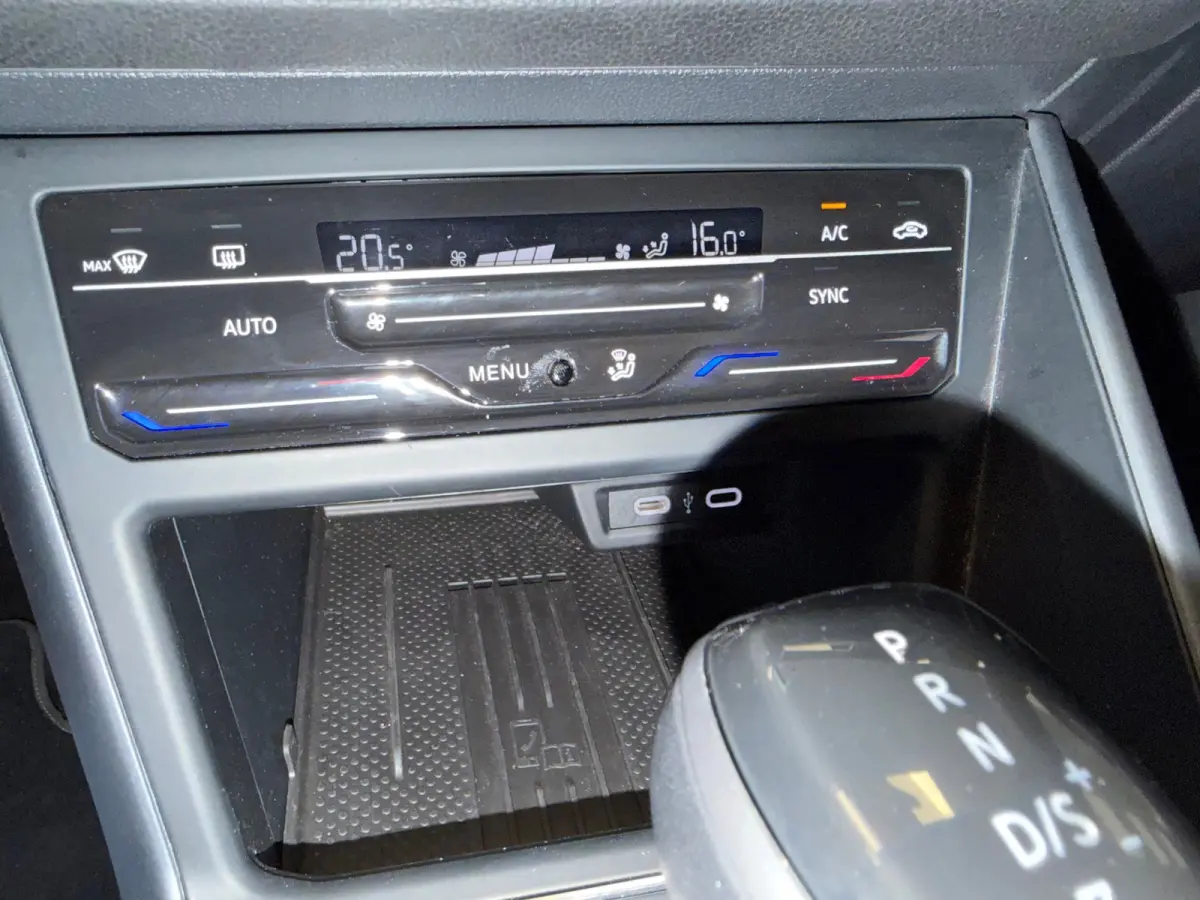 R-Line 1.0 TSI 116 pk DSG | CLIMA | CARPLAY | LED | DIGITAAL DASHBOARD |