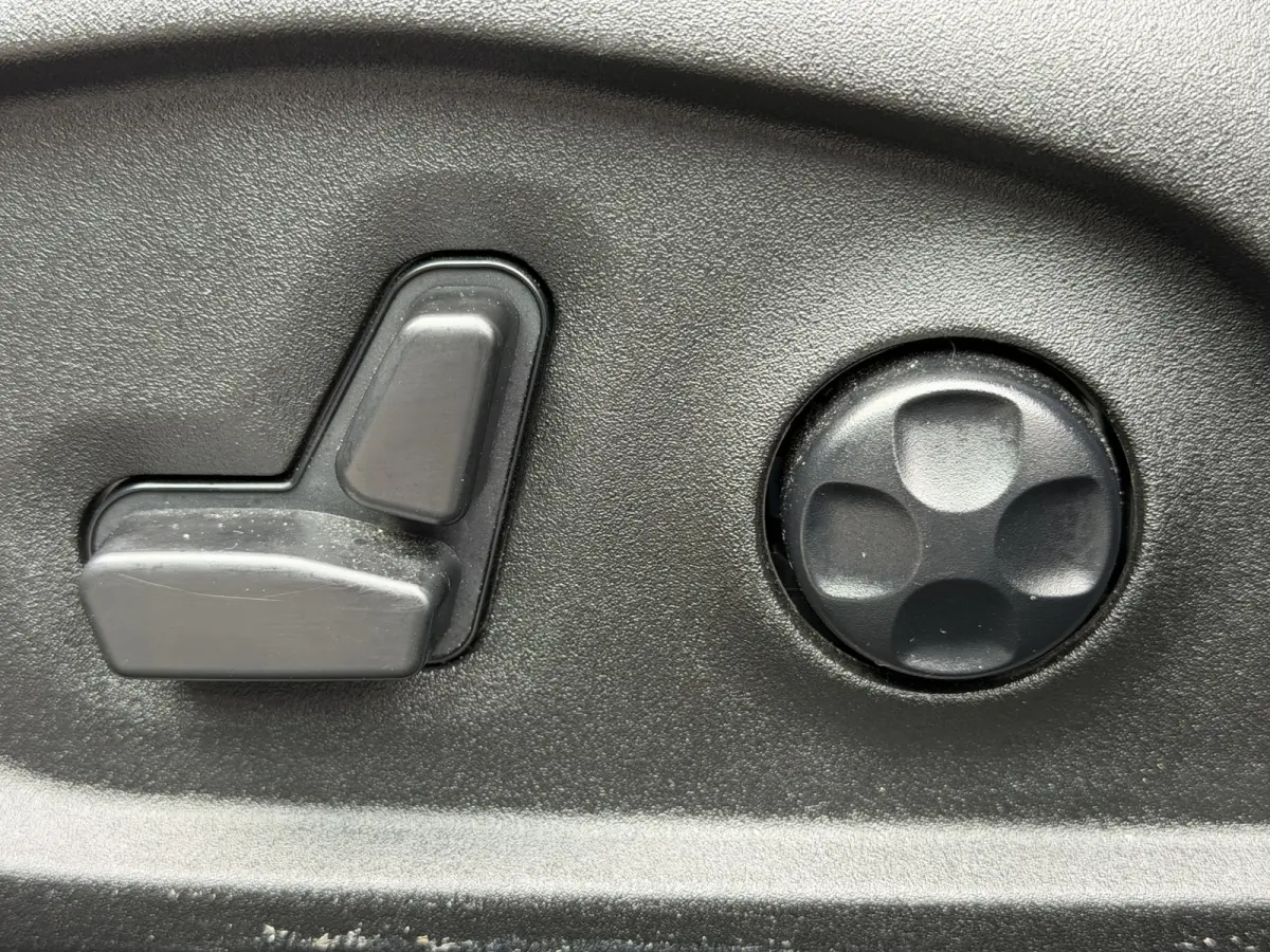 1.5T e-Hybrid Summit (Leder incl verwarming/koeling/geheugen - Elektrische Klep - Adaptieve Cruise Controle - LED - Keyless Entry - 360gr Camera - Navigatie - Apple Carplay)