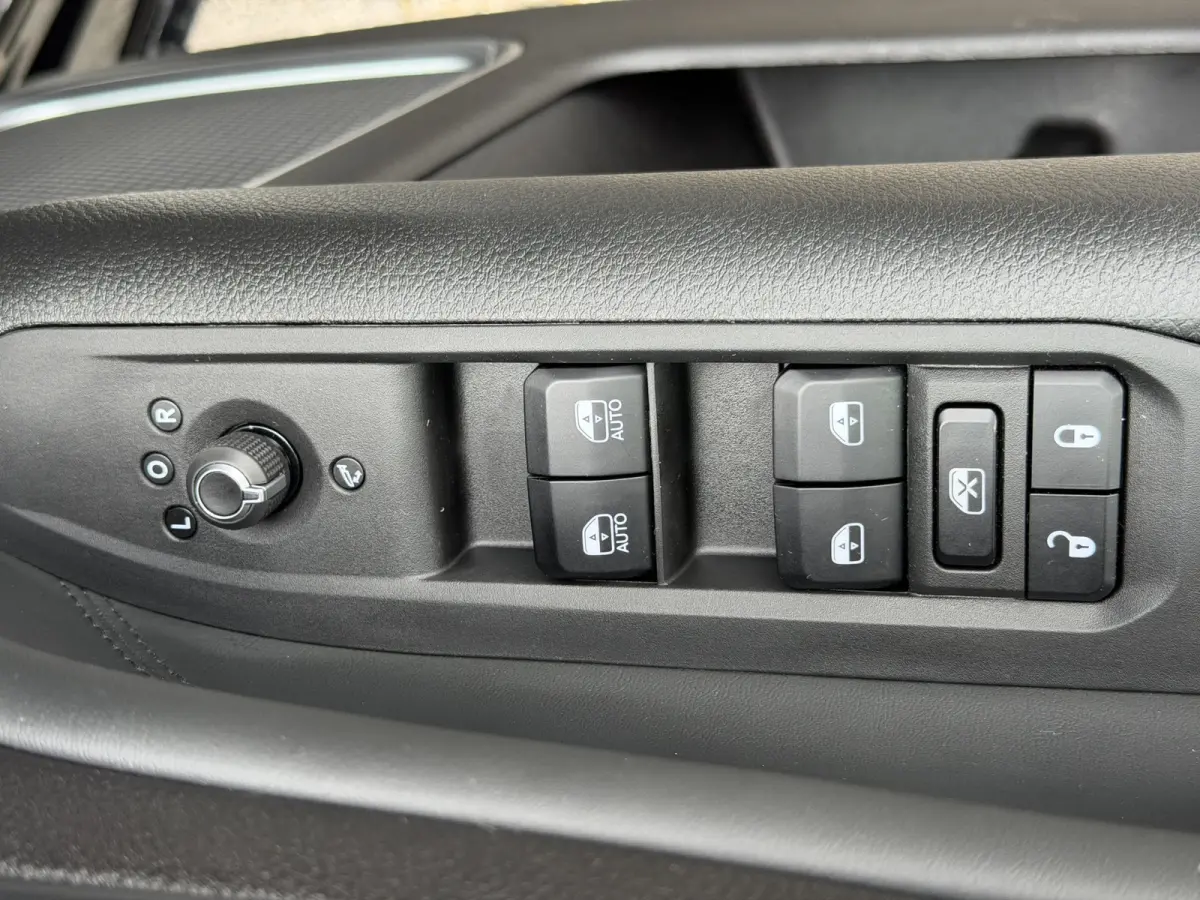 1.5T e-Hybrid Summit (Leder incl verwarming/koeling/geheugen - Elektrische Klep - Adaptieve Cruise Controle - LED - Keyless Entry - 360gr Camera - Navigatie - Apple Carplay)