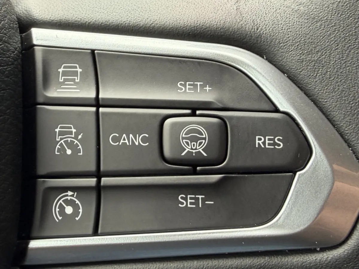 1.5T e-Hybrid Summit (Leder incl verwarming/koeling/geheugen - Elektrische Klep - Adaptieve Cruise Controle - LED - Keyless Entry - 360gr Camera - Navigatie - Apple Carplay)