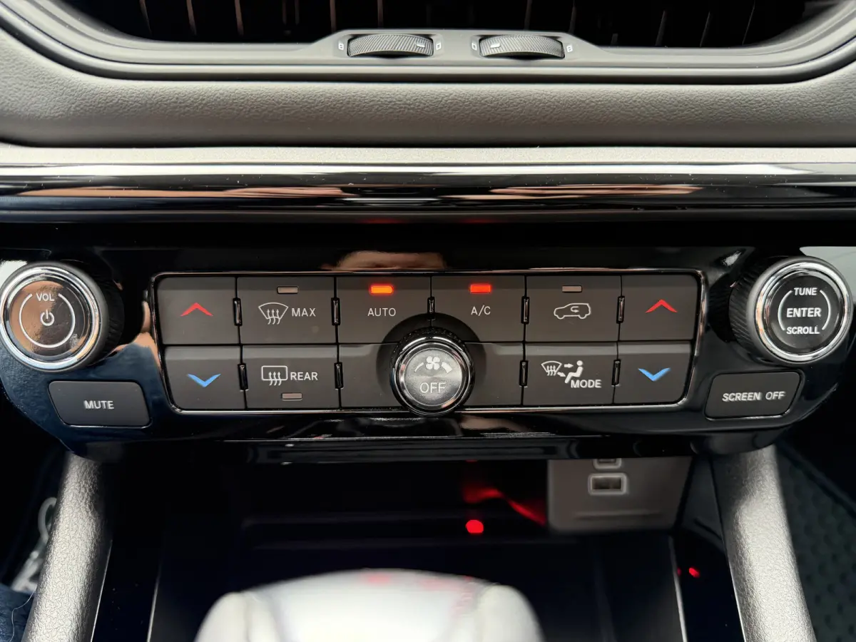 1.5T e-Hybrid Summit (Leder incl verwarming/koeling/geheugen - Elektrische Klep - Adaptieve Cruise Controle - LED - Keyless Entry - 360gr Camera - Navigatie - Apple Carplay)