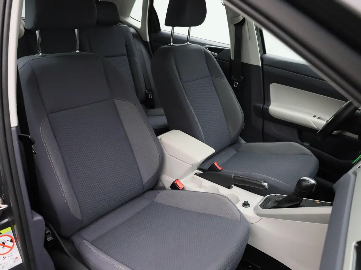 1.0 TSI Comfortline | 95 PK | Interieur Pack | Apple Carplay / Android Auto | Airco | Navigatie