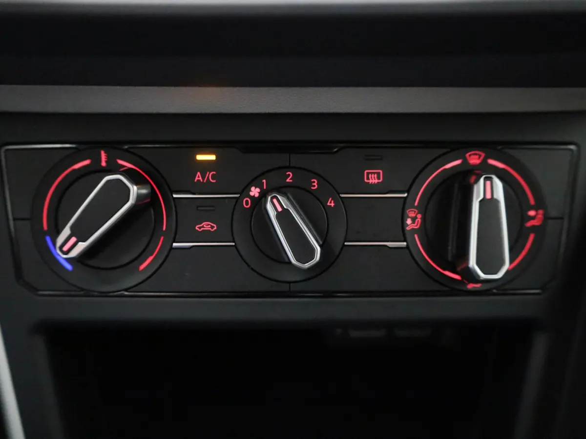 1.0 TSI Comfortline | 95 PK | Interieur Pack | Apple Carplay / Android Auto | Airco | Navigatie