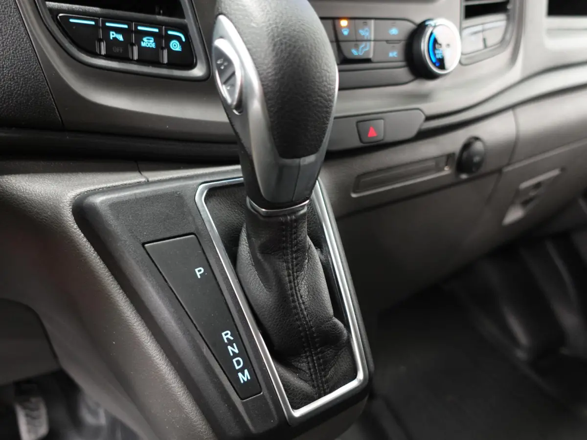 130pk Automaat L2H1 Trend Navigatie Cruise control Camera Parkeersensoren Trekhaak Airco