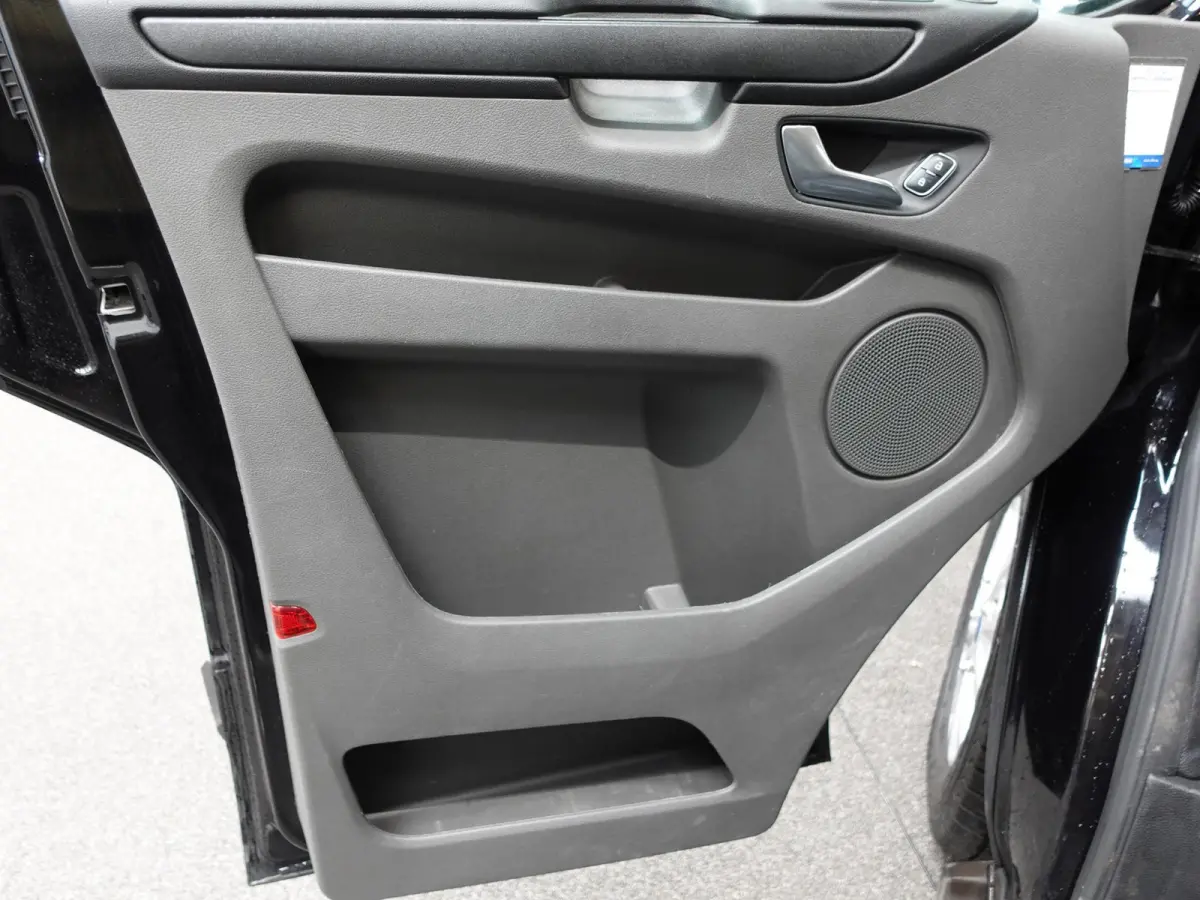 130pk Automaat L2H1 Trend Navigatie Cruise control Camera Parkeersensoren Trekhaak Airco
