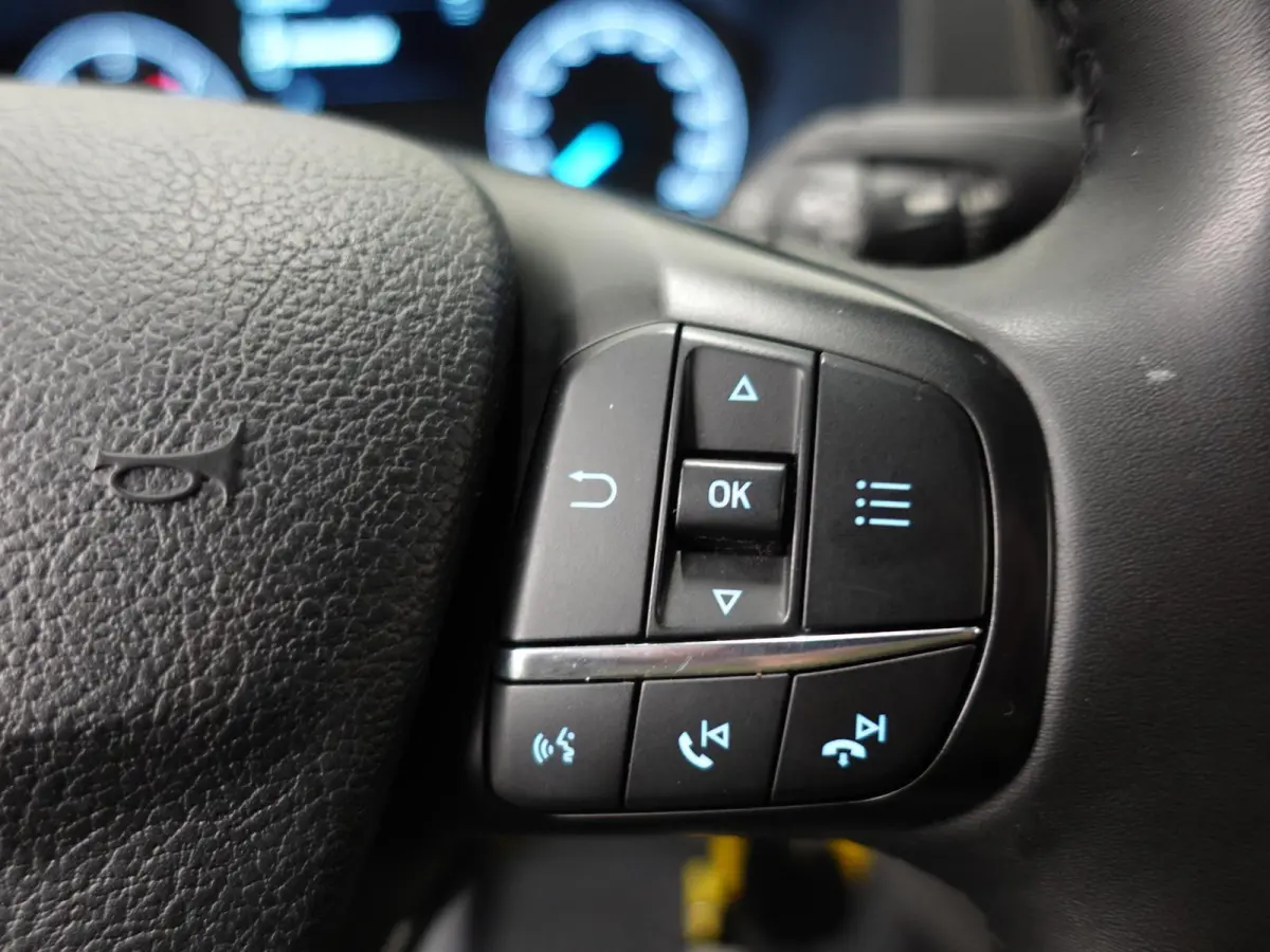 130pk Automaat L2H1 Trend Navigatie Cruise control Camera Parkeersensoren Trekhaak Airco