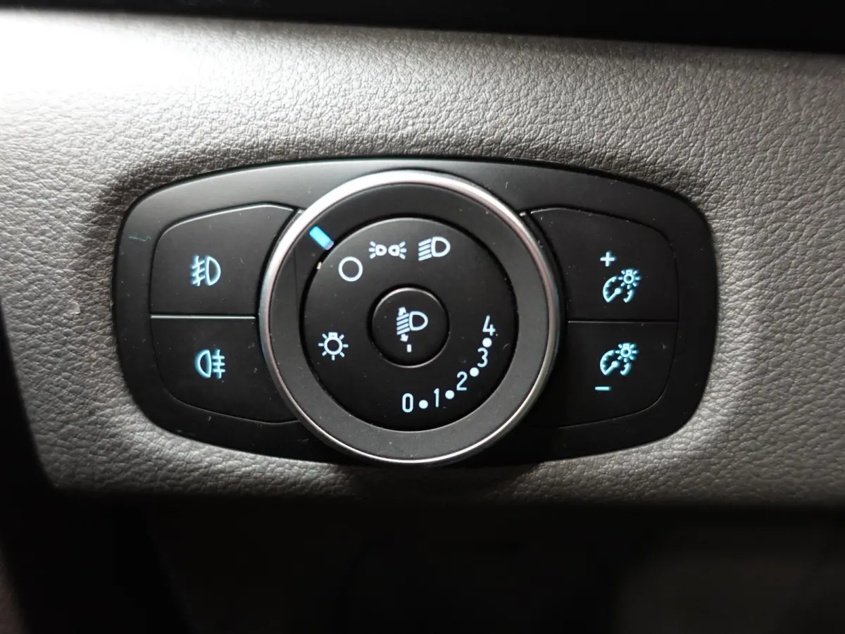 130pk Automaat L2H1 Trend Navigatie Cruise control Camera Parkeersensoren Trekhaak Airco