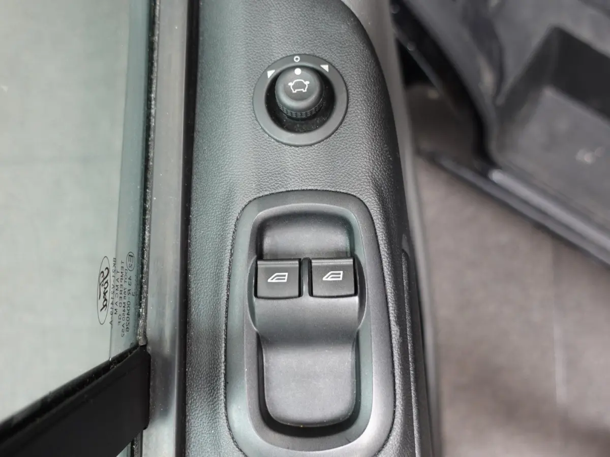 130pk Automaat L2H1 Trend Navigatie Cruise control Camera Parkeersensoren Trekhaak Airco