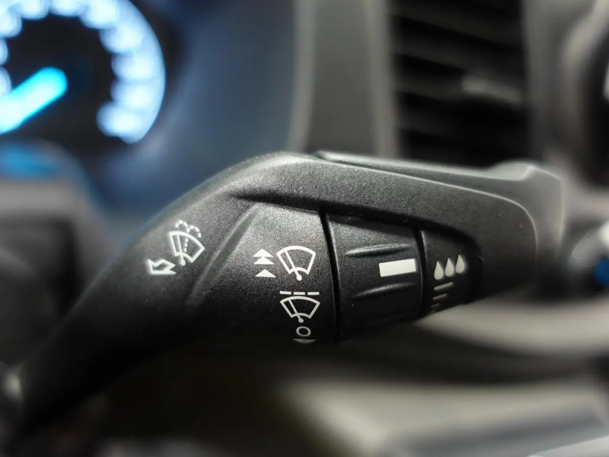 130pk Automaat L2H1 Trend Navigatie Cruise control Camera Parkeersensoren Trekhaak Airco