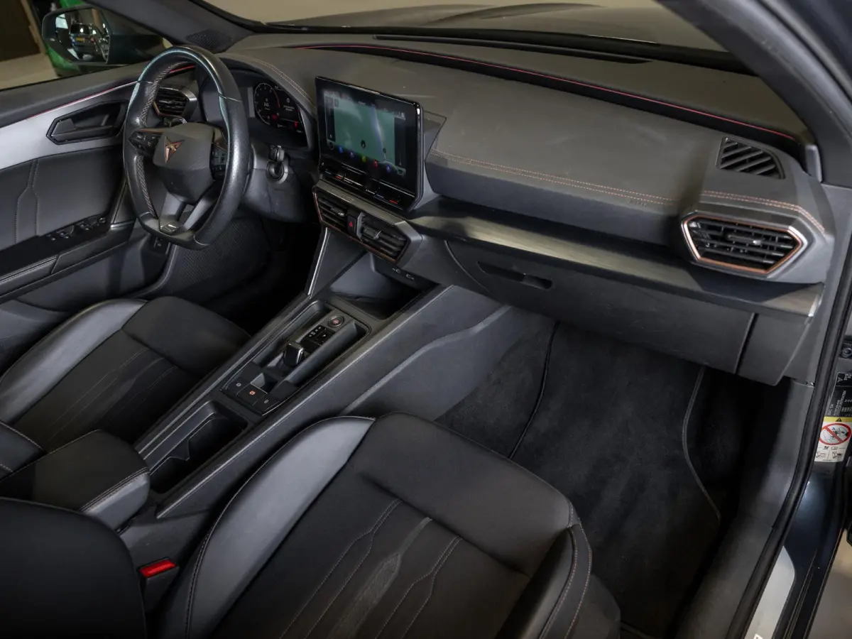 1.5 TSI Business Edition / 150pk / Trekhaak / Stoel en stuur verwarming / Apple CarPlay /