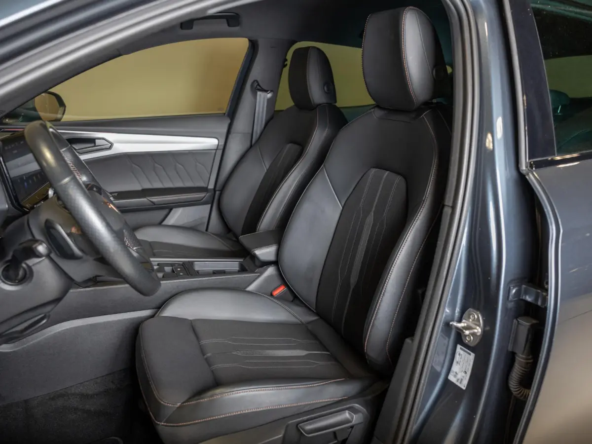 1.5 TSI Business Edition / 150pk / Trekhaak / Stoel en stuur verwarming / Apple CarPlay /
