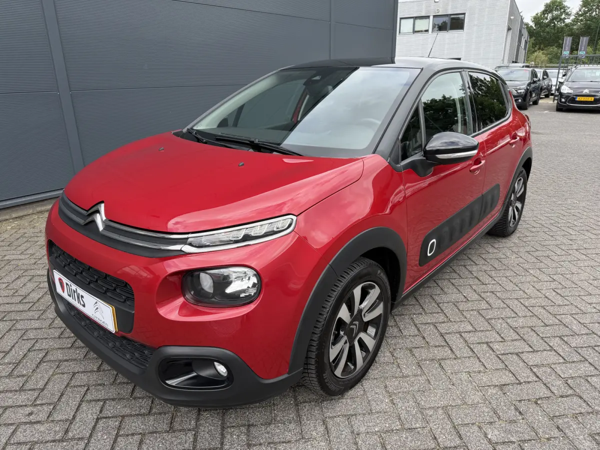 82pk Shine (Camera - Navigatie via APP - Automatische Airco - Parkeersensoren - Lichtmetalen velgen - Apple Carplay)