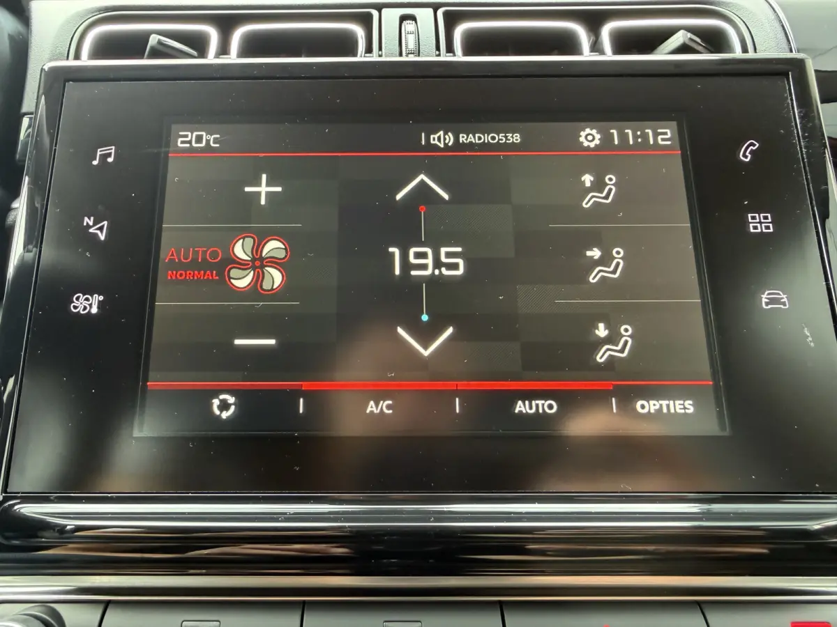 82pk Shine (Camera - Navigatie via APP - Automatische Airco - Parkeersensoren - Lichtmetalen velgen - Apple Carplay)