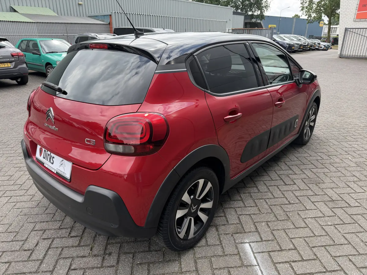 82pk Shine (Camera - Navigatie via APP - Automatische Airco - Parkeersensoren - Lichtmetalen velgen - Apple Carplay)
