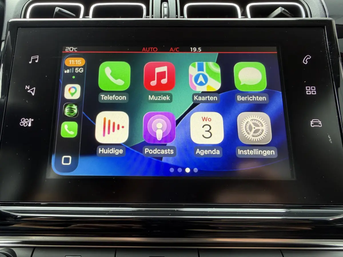 82pk Shine (Camera - Navigatie via APP - Automatische Airco - Parkeersensoren - Lichtmetalen velgen - Apple Carplay)