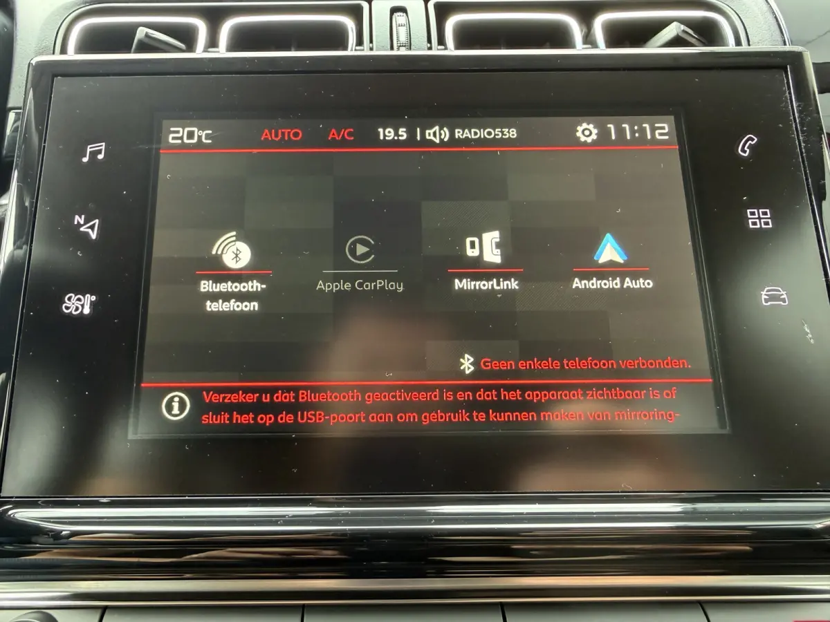 82pk Shine (Camera - Navigatie via APP - Automatische Airco - Parkeersensoren - Lichtmetalen velgen - Apple Carplay)