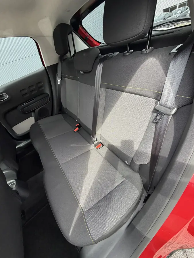 82pk Shine (Camera - Navigatie via APP - Automatische Airco - Parkeersensoren - Lichtmetalen velgen - Apple Carplay)