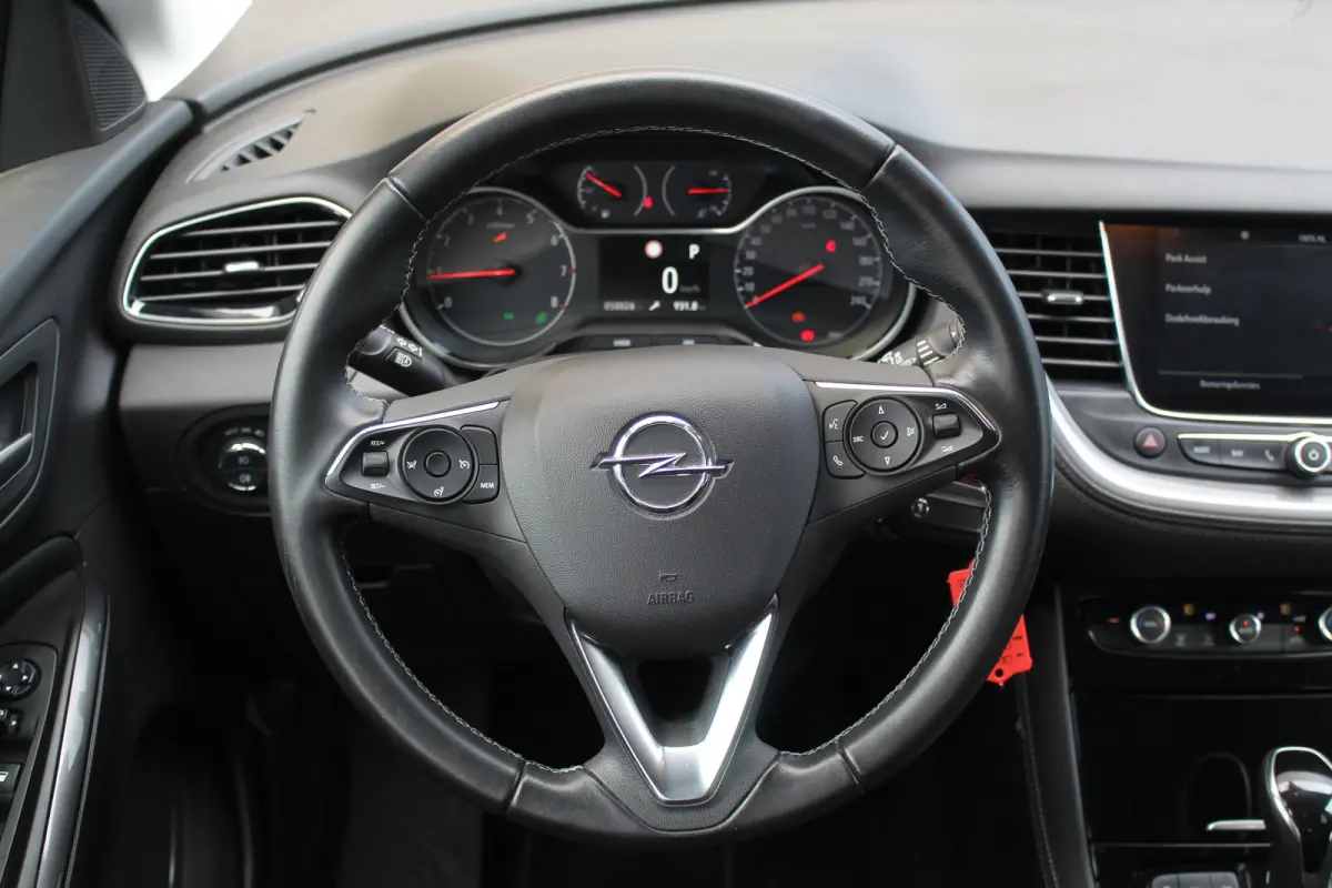 1.2 Turbo Elegance | 360 Camera | AGR-stoel | CarPlay | Climate & Cruise C. | PDC V&A | Half leder | LED | 360 Camera | AGR-stoel | CarPlay | Climate & Cruise C. | PDC V&A | Half leder | LED