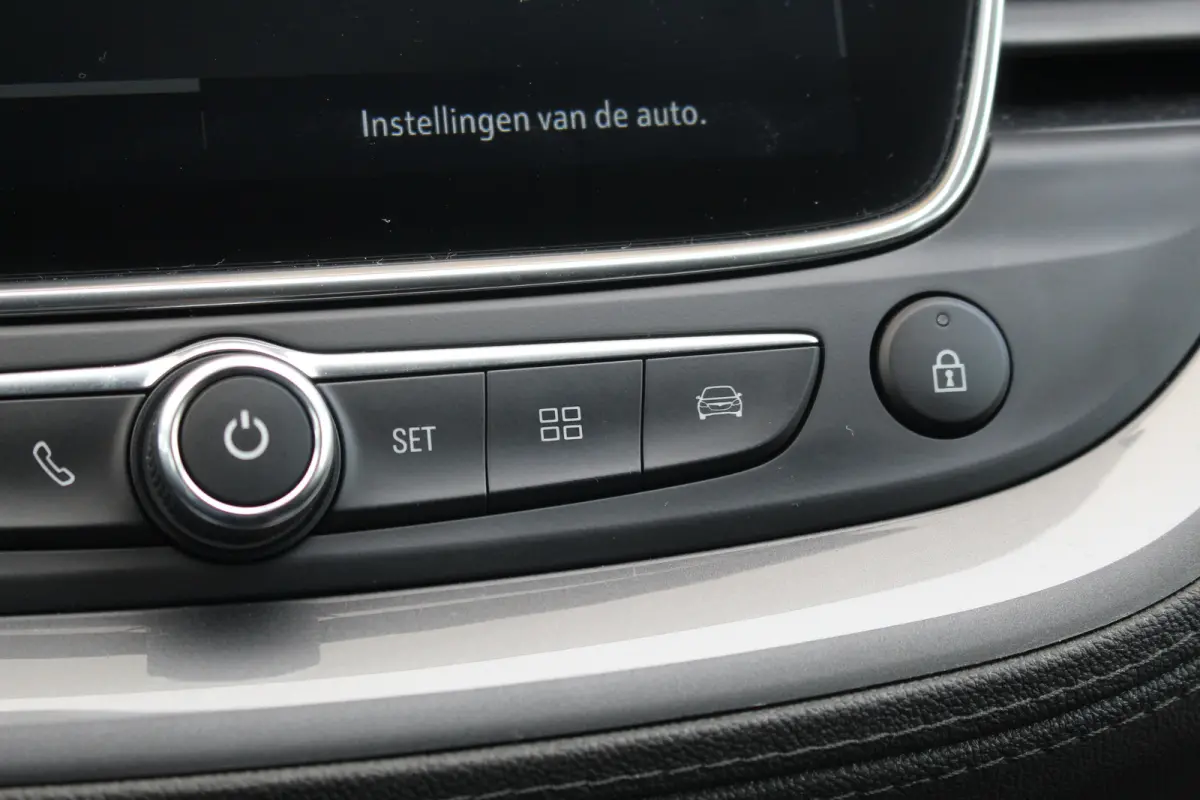 1.2 Turbo Elegance | 360 Camera | AGR-stoel | CarPlay | Climate & Cruise C. | PDC V&A | Half leder | LED | 360 Camera | AGR-stoel | CarPlay | Climate & Cruise C. | PDC V&A | Half leder | LED