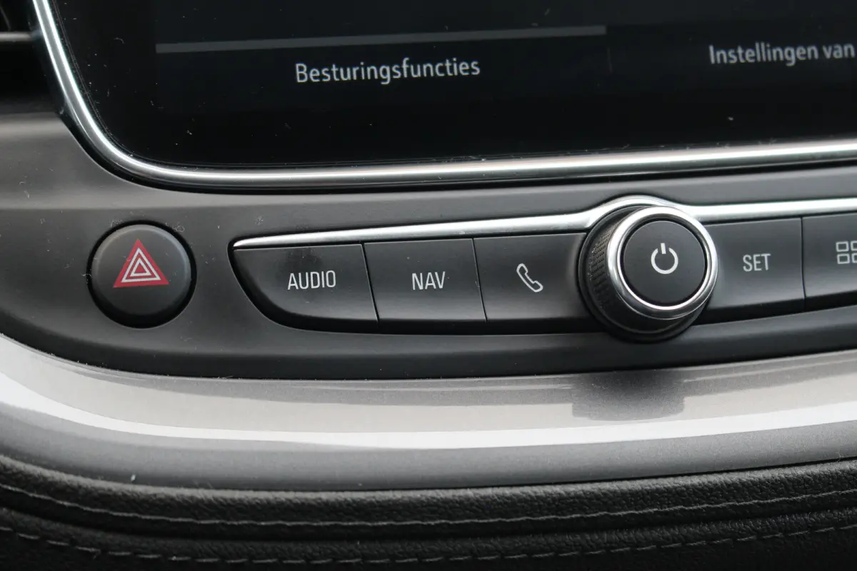 1.2 Turbo Elegance | 360 Camera | AGR-stoel | CarPlay | Climate & Cruise C. | PDC V&A | Half leder | LED | 360 Camera | AGR-stoel | CarPlay | Climate & Cruise C. | PDC V&A | Half leder | LED