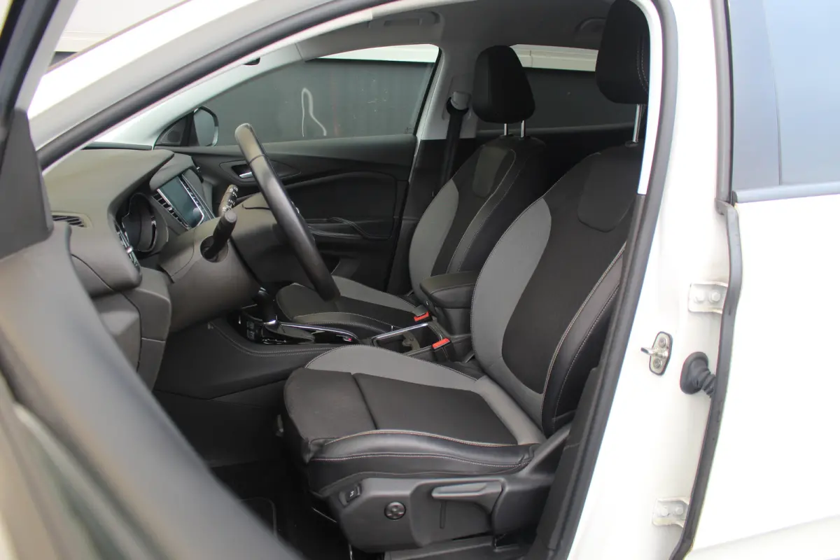 1.2 Turbo Elegance | 360 Camera | AGR-stoel | CarPlay | Climate & Cruise C. | PDC V&A | Half leder | LED | 360 Camera | AGR-stoel | CarPlay | Climate & Cruise C. | PDC V&A | Half leder | LED