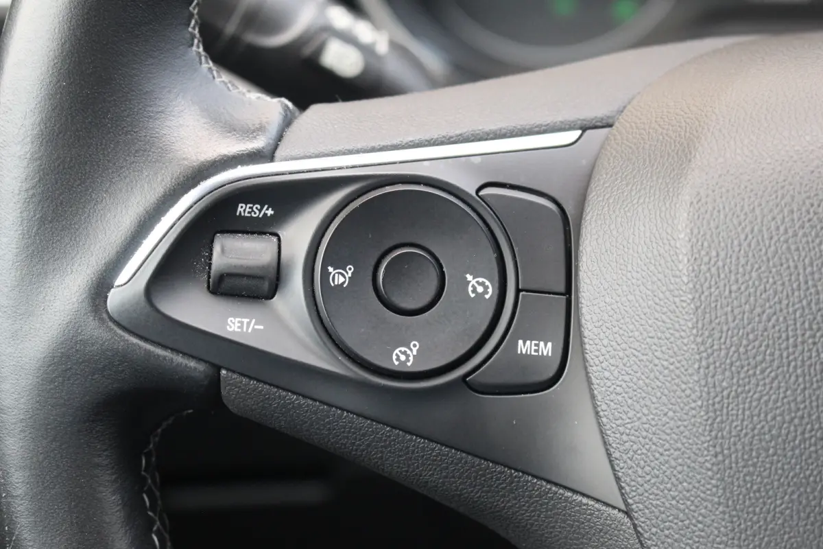 1.2 Turbo Elegance | 360 Camera | AGR-stoel | CarPlay | Climate & Cruise C. | PDC V&A | Half leder | LED | 360 Camera | AGR-stoel | CarPlay | Climate & Cruise C. | PDC V&A | Half leder | LED