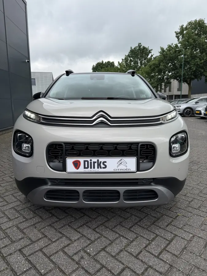 130pk Shine (Elektrisch Schuifdak - Keyless Entry - Camera - Parkeersensoren V+A - Automatische Airco - Navigatie - Apple Carplay)