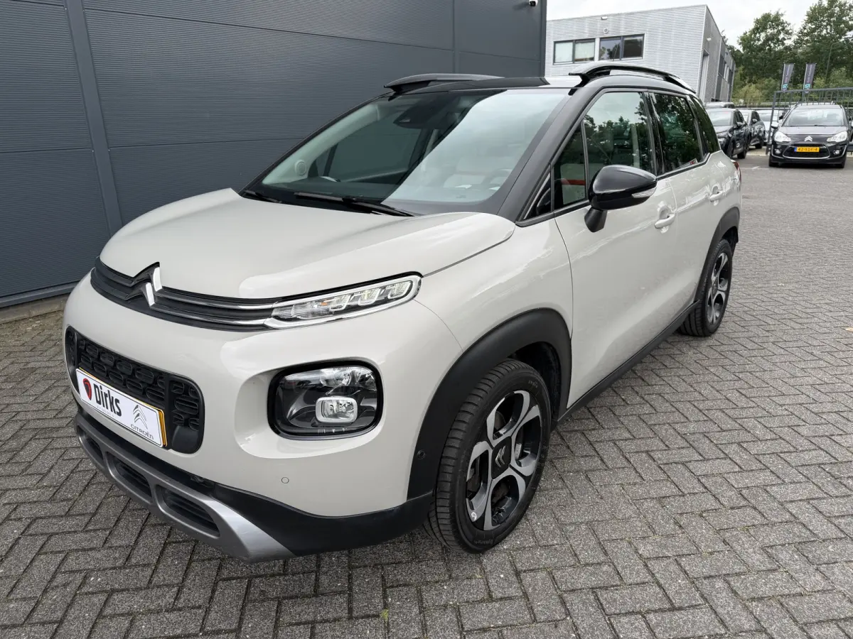 130pk Shine (Elektrisch Schuifdak - Keyless Entry - Camera - Parkeersensoren V+A - Automatische Airco - Navigatie - Apple Carplay)