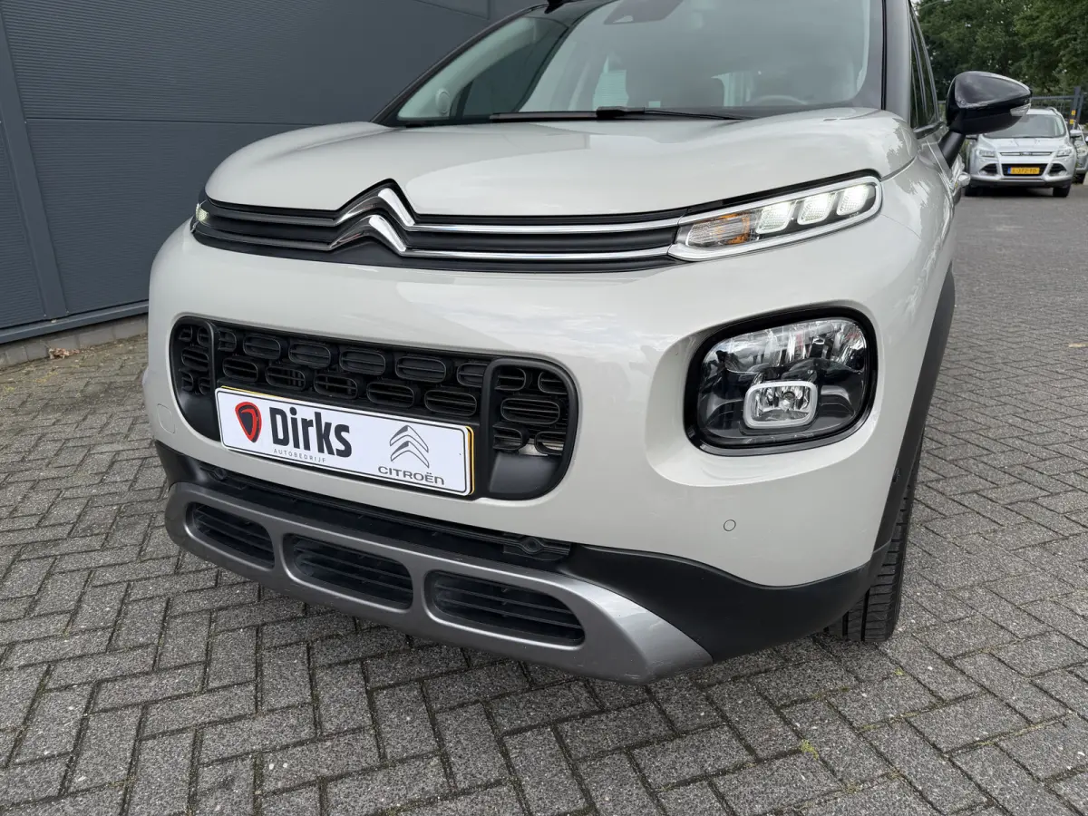 130pk Shine (Elektrisch Schuifdak - Keyless Entry - Camera - Parkeersensoren V+A - Automatische Airco - Navigatie - Apple Carplay)