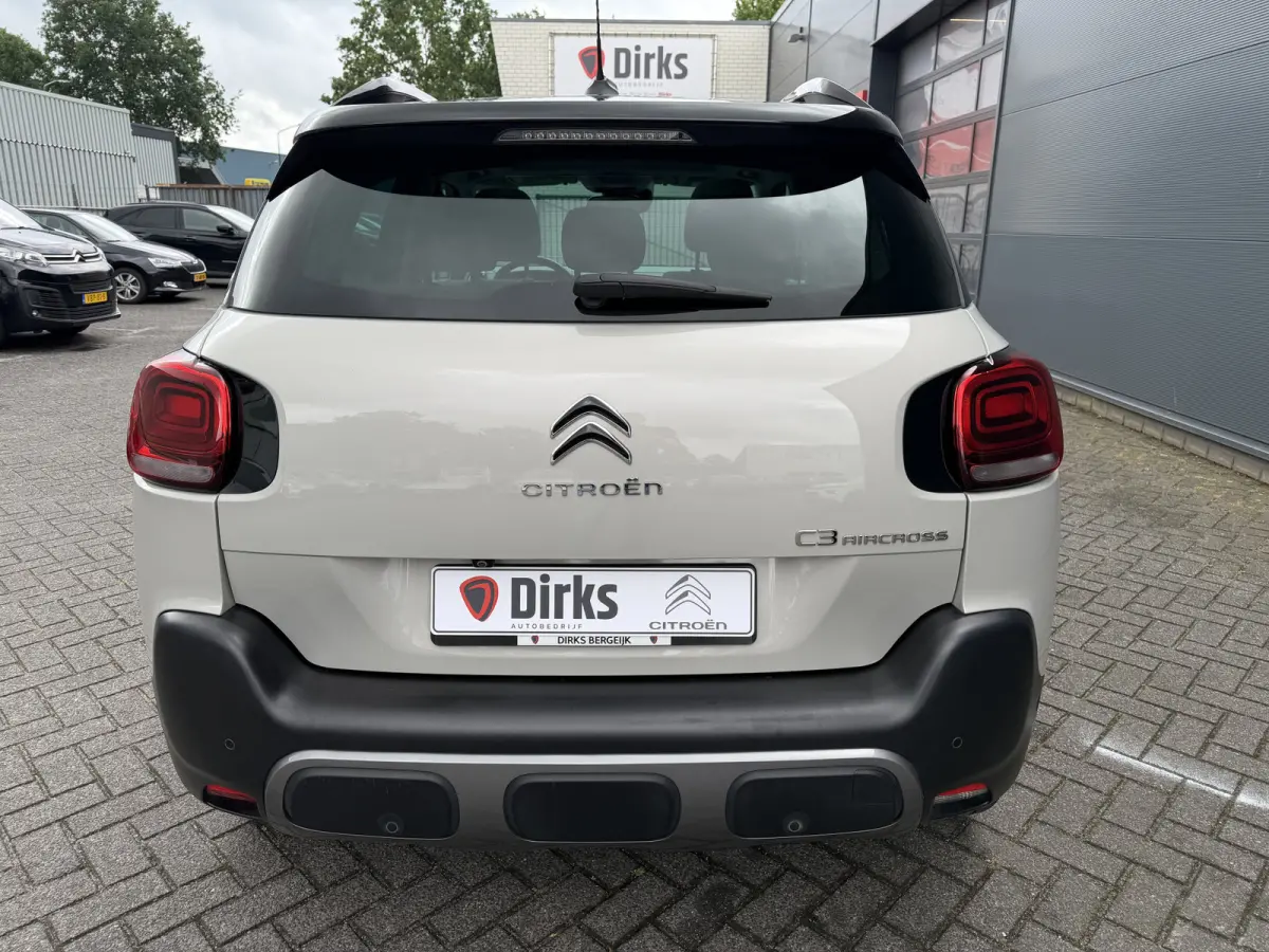 130pk Shine (Elektrisch Schuifdak - Keyless Entry - Camera - Parkeersensoren V+A - Automatische Airco - Navigatie - Apple Carplay)
