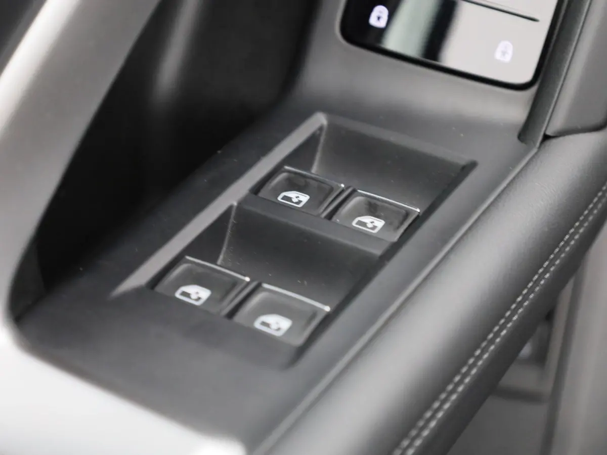 2.0 TFSI e-hybrid quattro S edition Competition 367 PK | S-line | 360 Camera | Trekhaak | Adaptive cruise control | Keyless | MMI bijrijdersdisplay | Apple Carplay | Android Auto | Lichtmeta