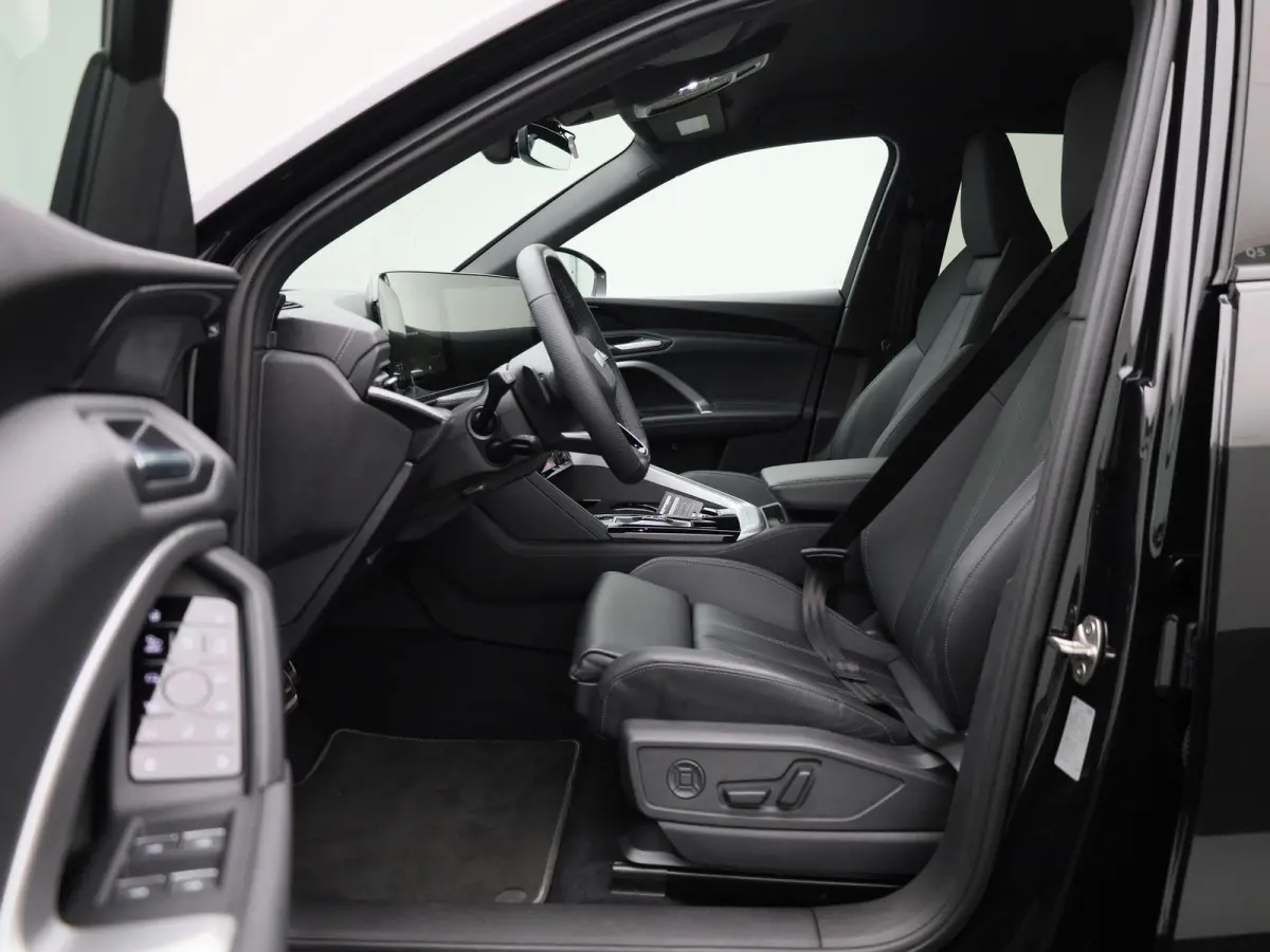 2.0 TFSI e-hybrid quattro S edition Competition 367 PK | S-line | 360 Camera | Trekhaak | Adaptive cruise control | Keyless | MMI bijrijdersdisplay | Apple Carplay | Android Auto | Lichtmeta