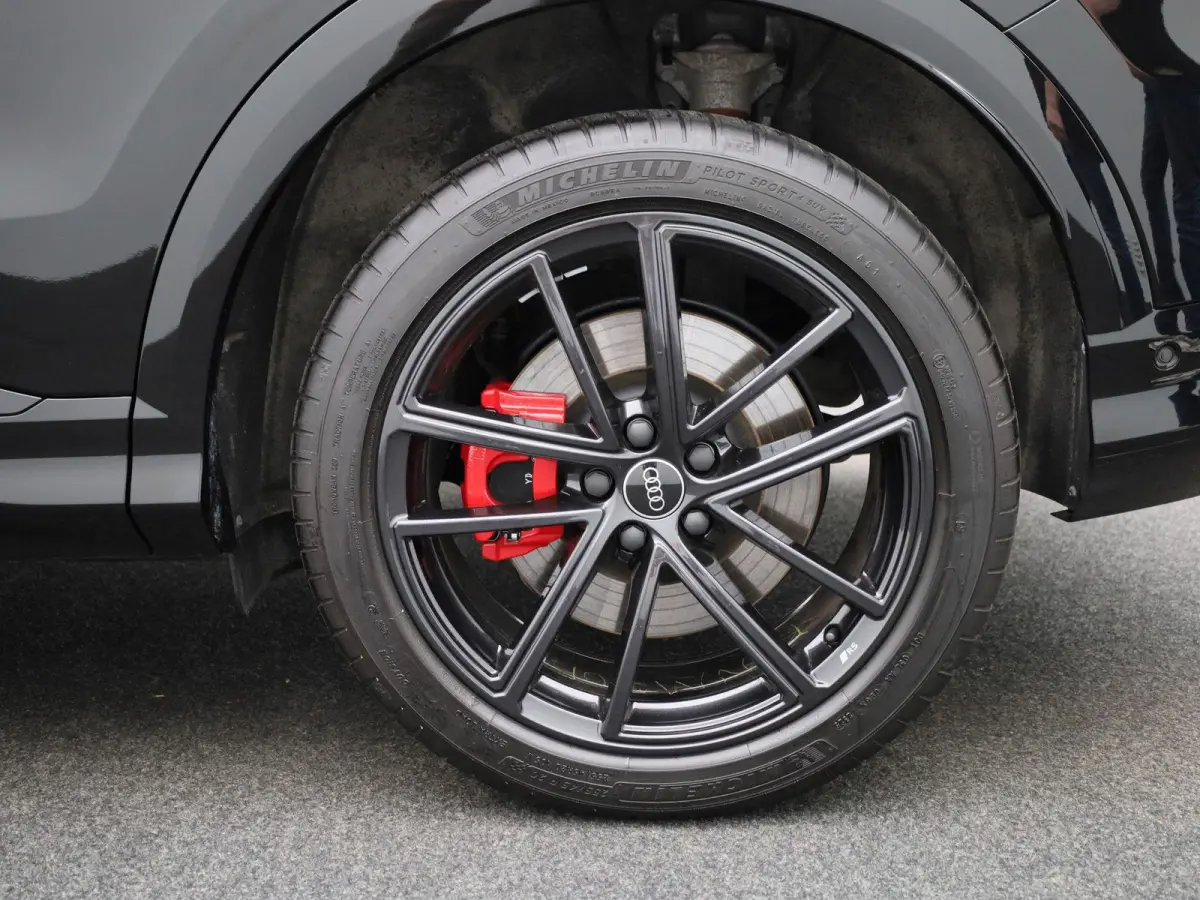 2.0 TFSI e-hybrid quattro S edition Competition 367 PK | S-line | 360 Camera | Trekhaak | Adaptive cruise control | Keyless | MMI bijrijdersdisplay | Apple Carplay | Android Auto | Lichtmeta