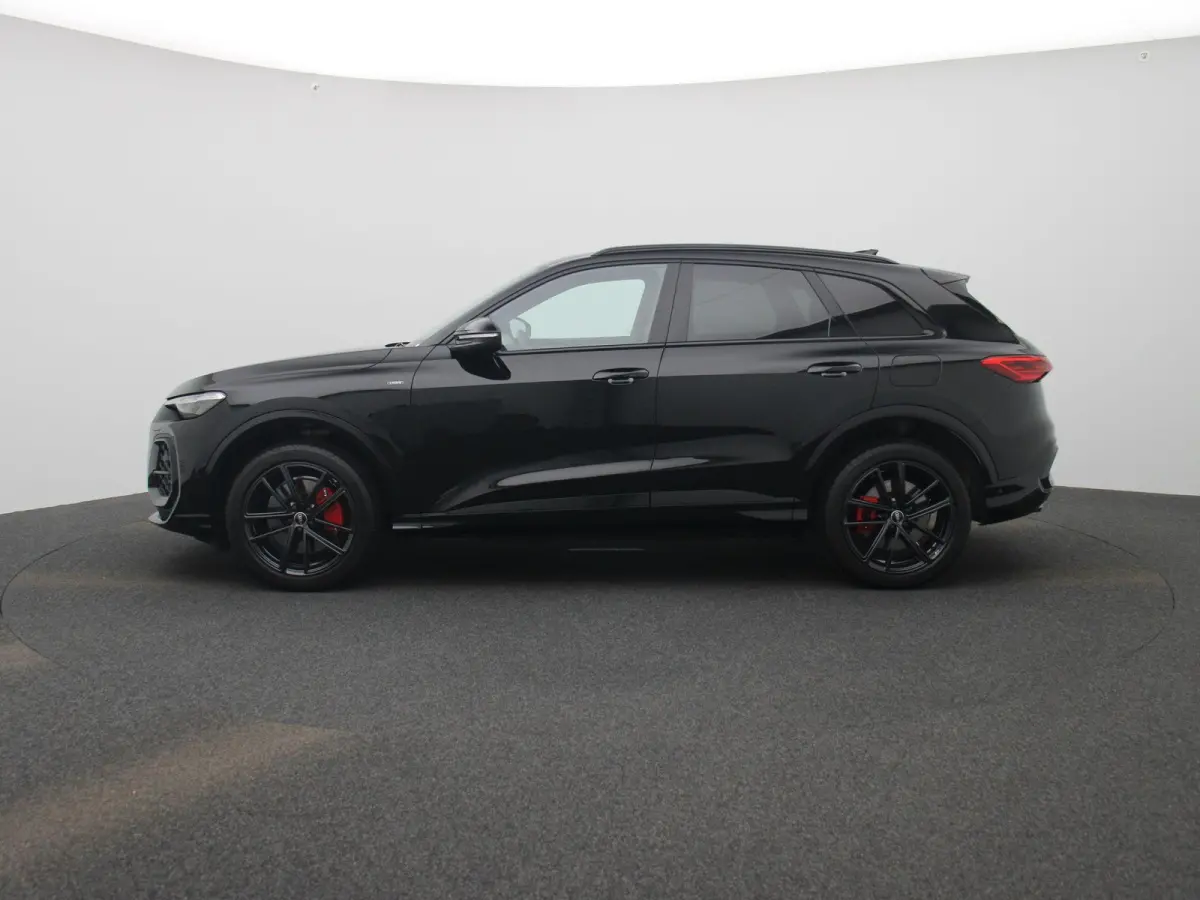 2.0 TFSI e-hybrid quattro S edition Competition 367 PK | S-line | 360 Camera | Trekhaak | Adaptive cruise control | Keyless | MMI bijrijdersdisplay | Apple Carplay | Android Auto | Lichtmeta