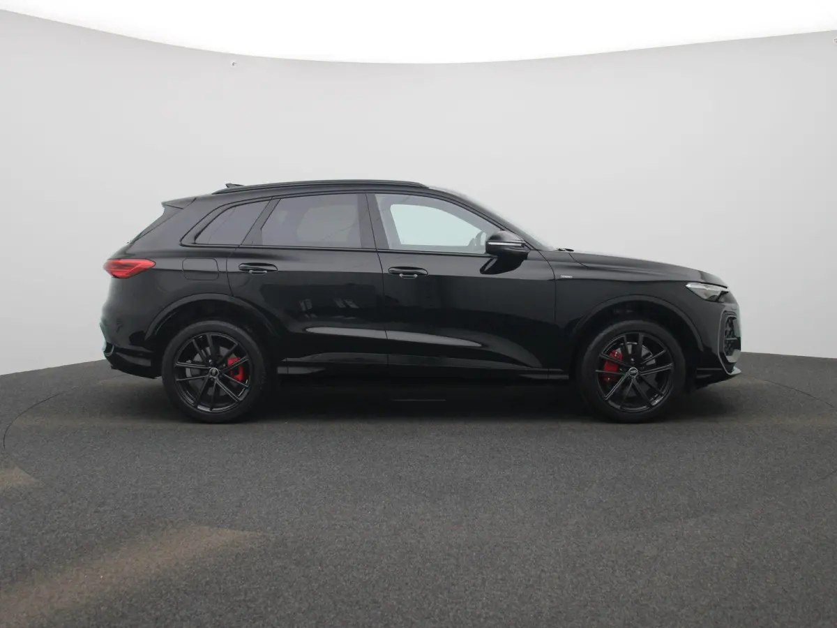 2.0 TFSI e-hybrid quattro S edition Competition 367 PK | S-line | 360 Camera | Trekhaak | Adaptive cruise control | Keyless | MMI bijrijdersdisplay | Apple Carplay | Android Auto | Lichtmeta
