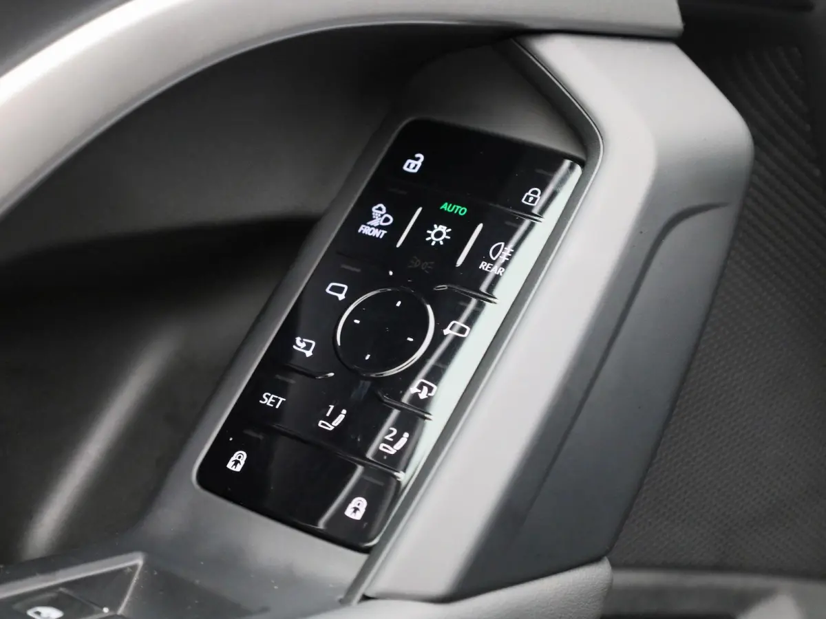2.0 TFSI e-hybrid quattro S edition Competition 367 PK | S-line | 360 Camera | Trekhaak | Adaptive cruise control | Keyless | MMI bijrijdersdisplay | Apple Carplay | Android Auto | Lichtmeta