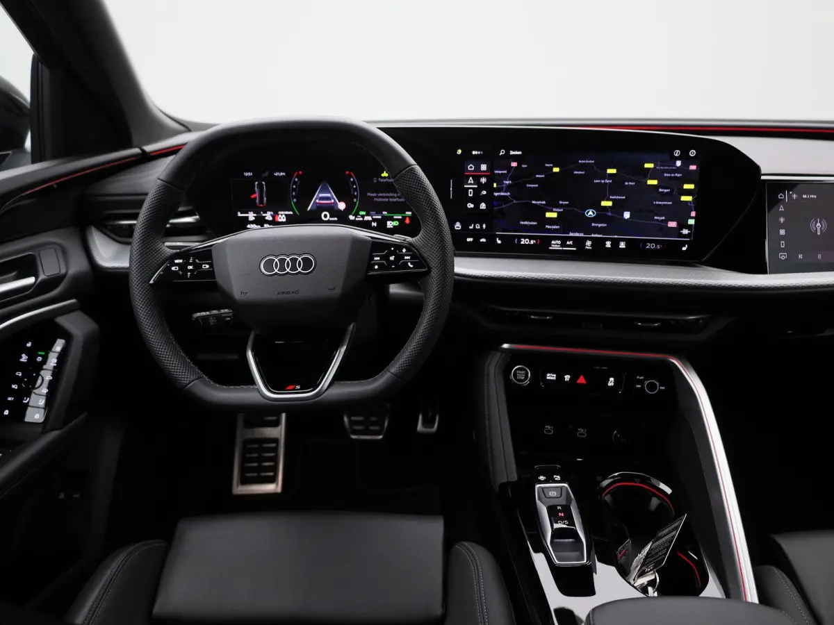 2.0 TFSI e-hybrid quattro S edition Competition 367 PK | S-line | 360 Camera | Trekhaak | Adaptive cruise control | Keyless | MMI bijrijdersdisplay | Apple Carplay | Android Auto | Lichtmeta