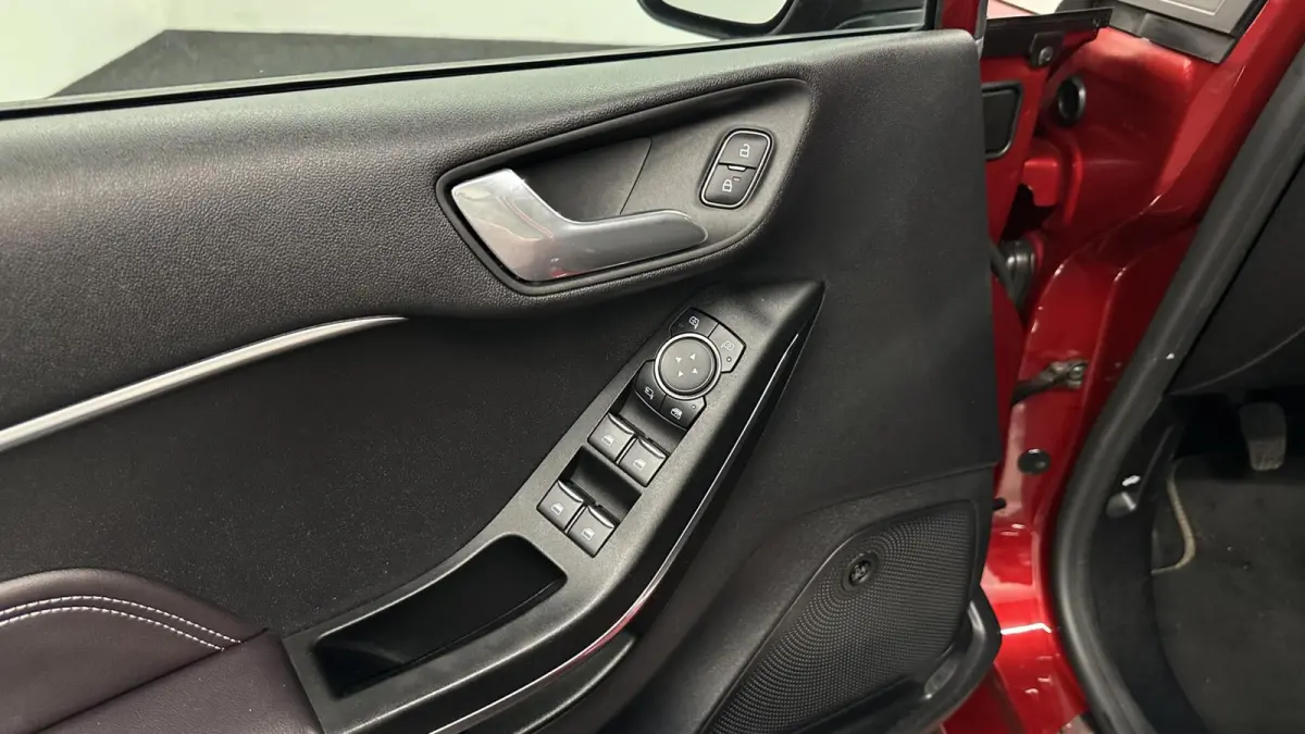1.0 EcoBoost Vignale PANO B&O CAMERA LEER ECC CRUISE LM.
