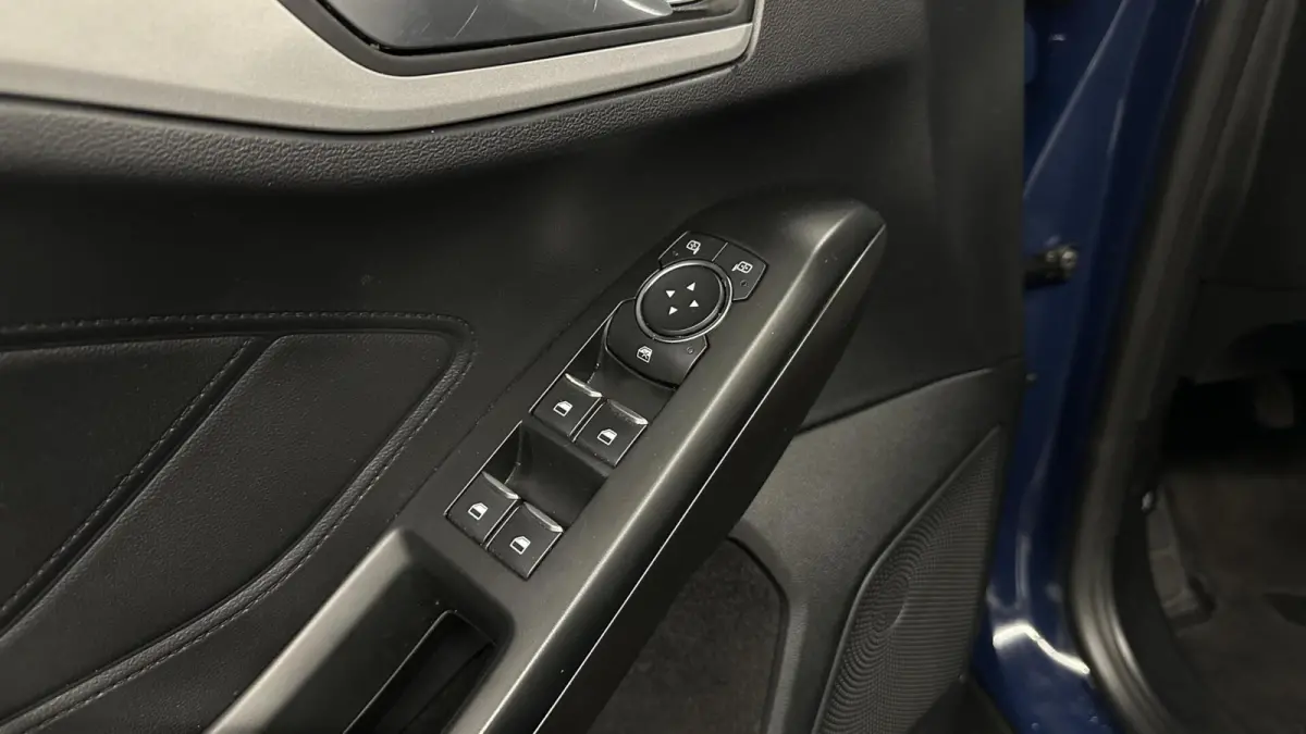 1.0 EcoBoost Hybrid Trend Edition Business CAMERA NAVI CARPLAY LM.